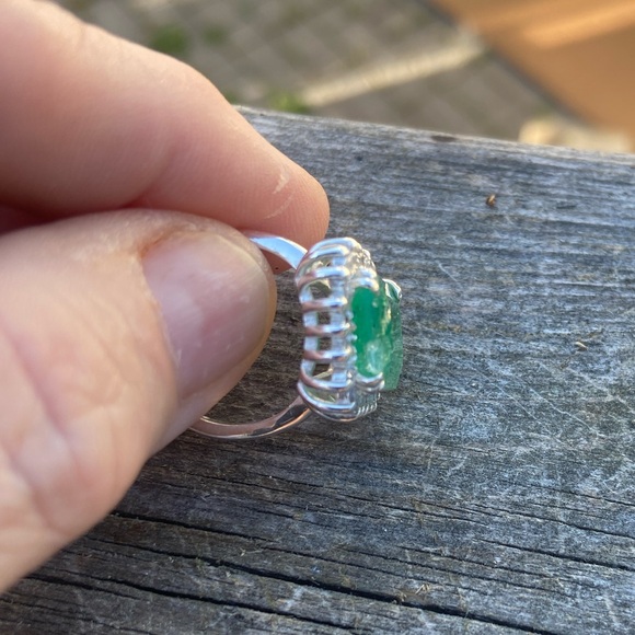 Emerald Ring - Picture 7 of 13